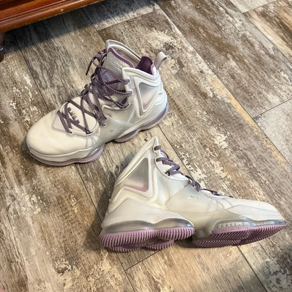 Men’s Nike LeBron 19 Strive for Greatness Gray/Purple Sneakers 10.5 - Picture 5 of 6